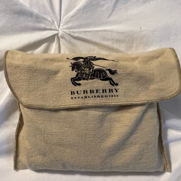 Burberry wallet. Small. H 4”x  W 4.25” Depth 1” - Picture 2 of 6